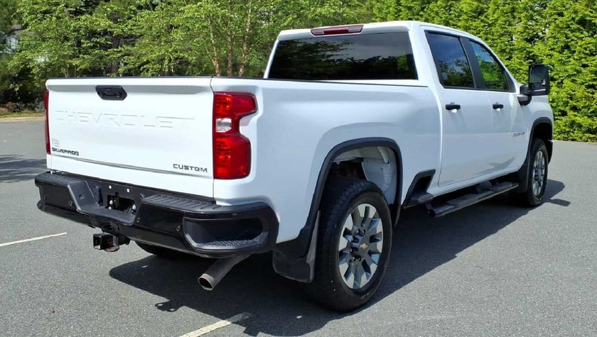 chevrolet-silverado-outside